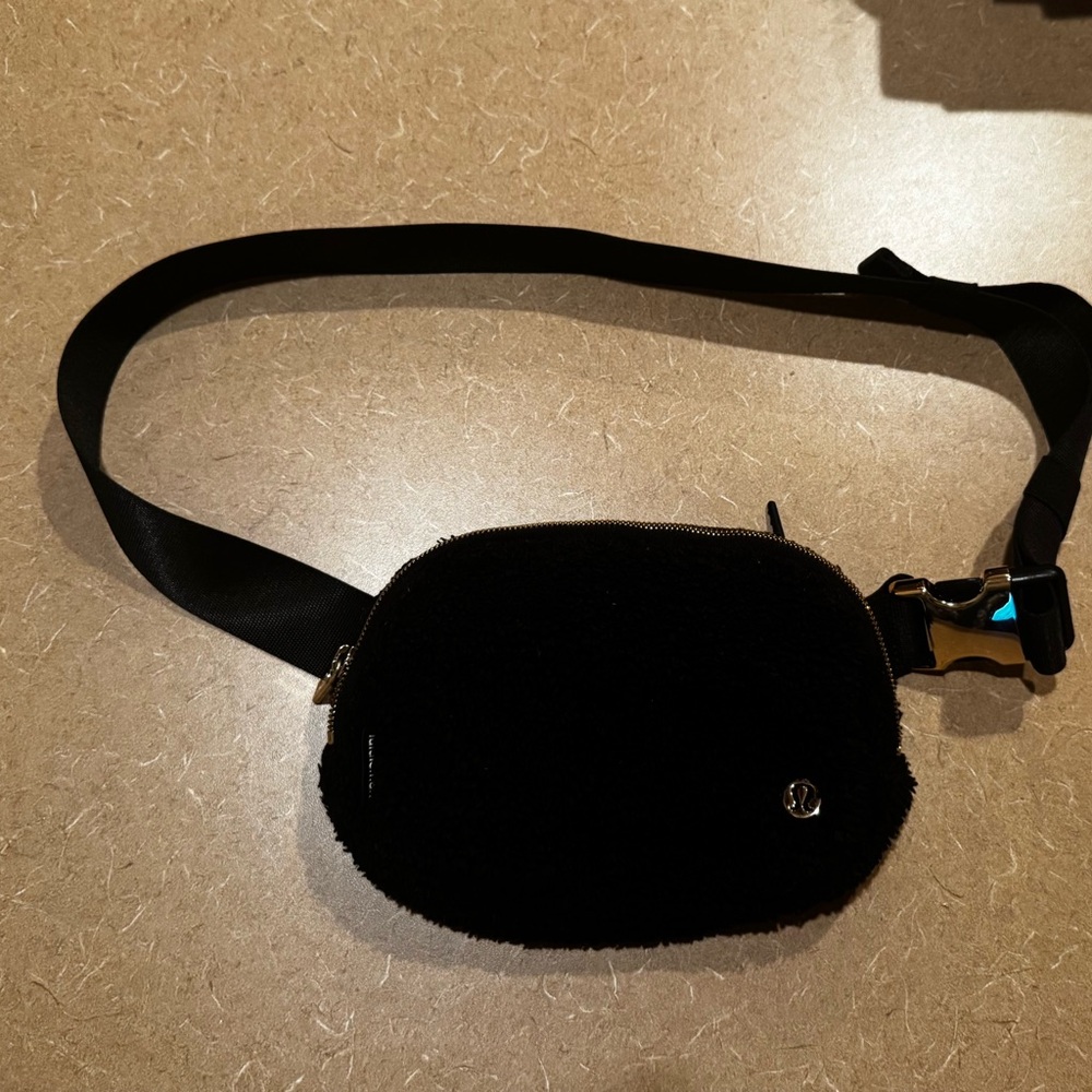 Lululemonn Sherpa Belt Bag